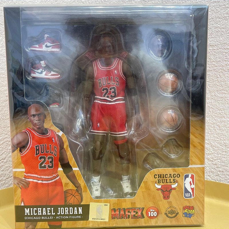 【新品未開封】MEDICOMTOY MAFEX Michael Jordan MAFEX No.100 NBA Chicago Bulls Michael Jordan Figure - Miriam A
