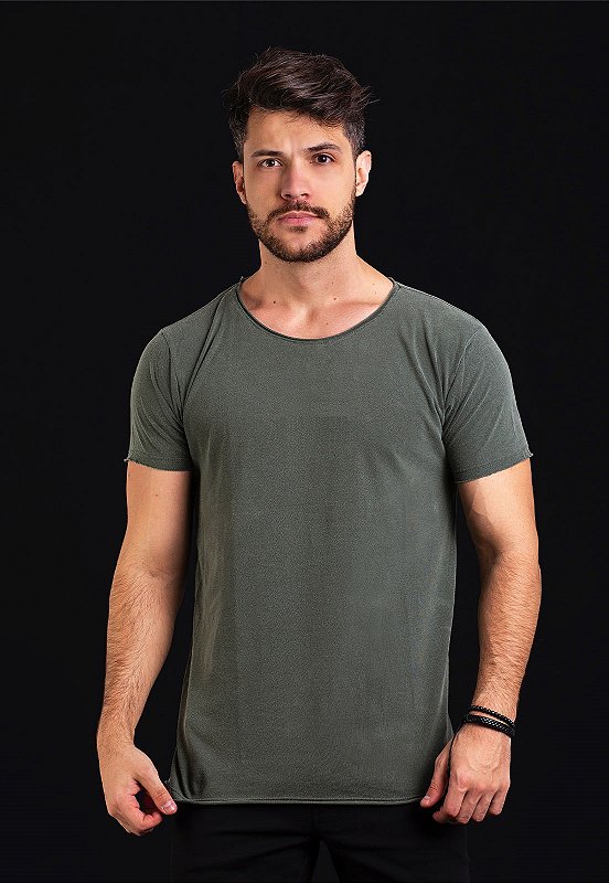 Camiseta Estonada Gola Canoa Verde Militar Lisa Vidic