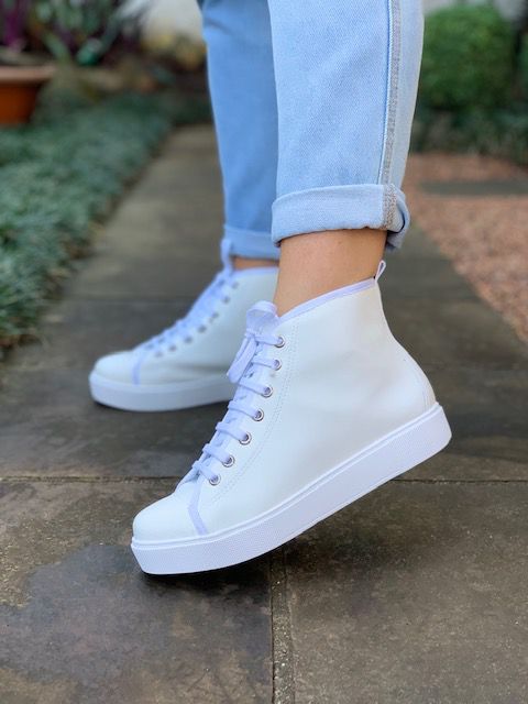 Tênis Branco Cano Alto De Courino - Evidence Acessórios