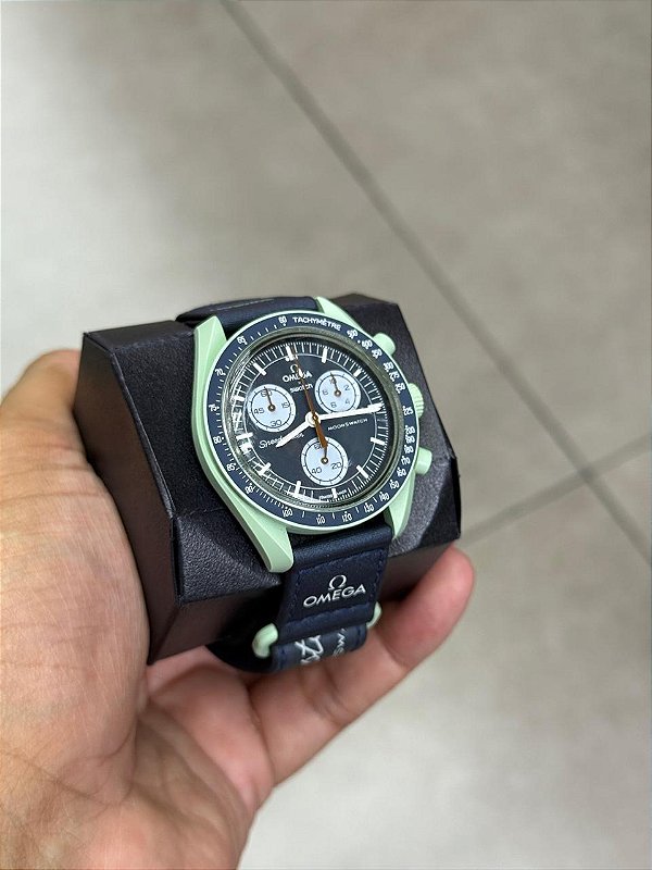 OMEGA ×Swatch MISSION ON EARTH Relógio Omega x Swatch Moonwatch Mission To earth Polar Lights