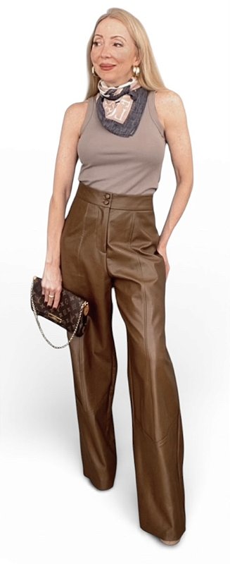 Calça Reta Couro Eco