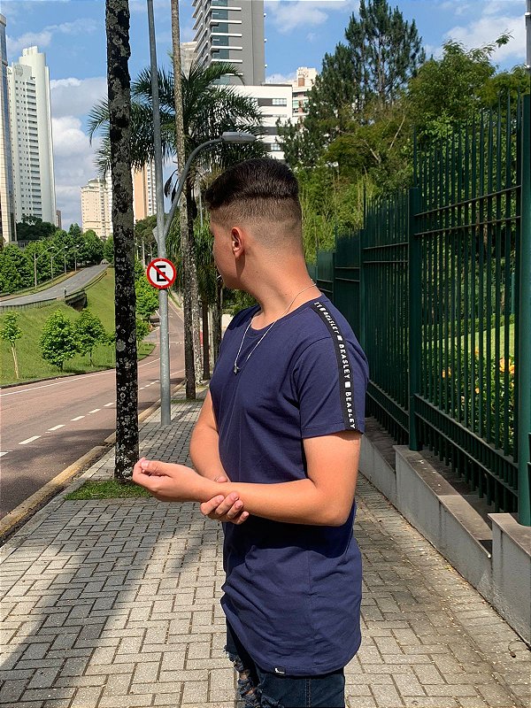 camiseta long masculina faixa ombro a ombro