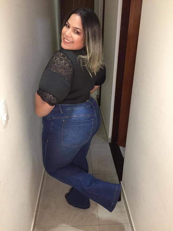 calça flare plus size