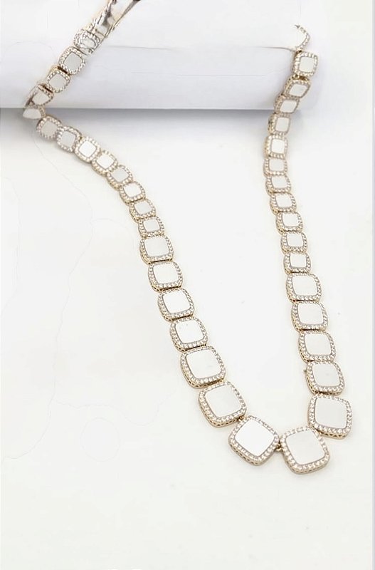 Colar luxo branco