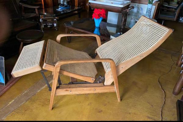 Linda chaise, Walter Gerdau, em madeira nobre , reclinável no acento e pés , palhinha natural em perfeito estado, super confortávelmede: