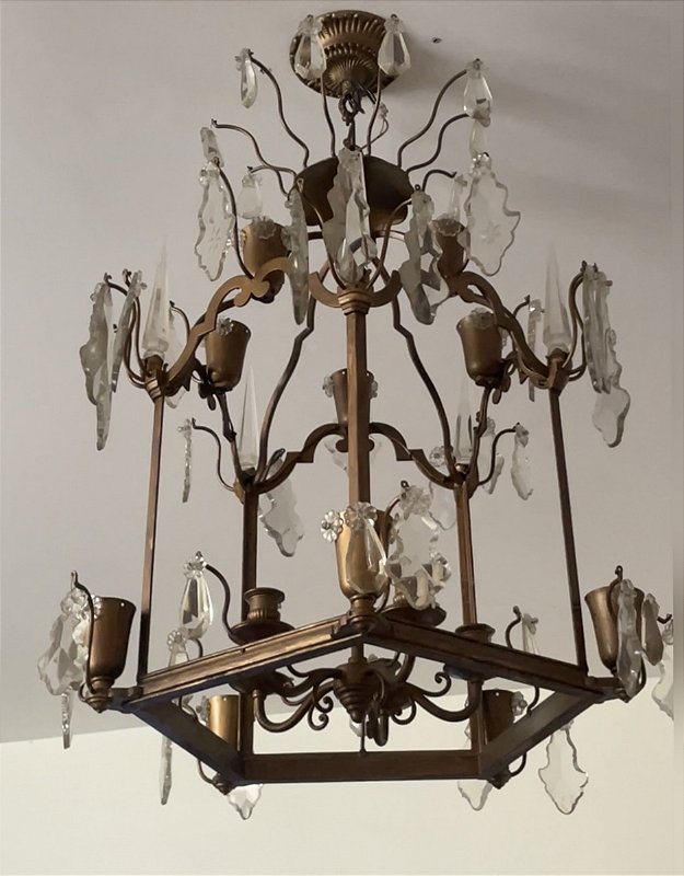 Importante e grande lustre Frances , tipo lanterna , sextavada, com pingentes em cristal, provavelmente bacarat , peça europeia em perfeito estado