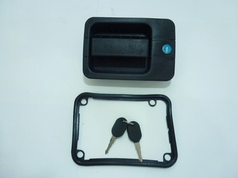 【ウッチー】 Macaneta Externa Esq.C/Chave Para Ive EUROCARGO 500335296 - Super