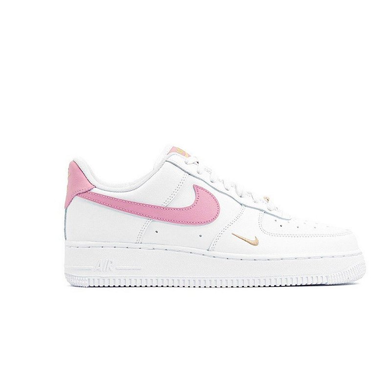 white nike sneakers with pink swoosh