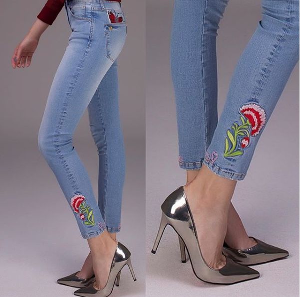 Calça Feminina Jeanseria Cos Alto Bordada Jeans