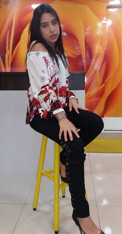 Calça Skinny Cintura Alta com Detalhe Trançado na lateral