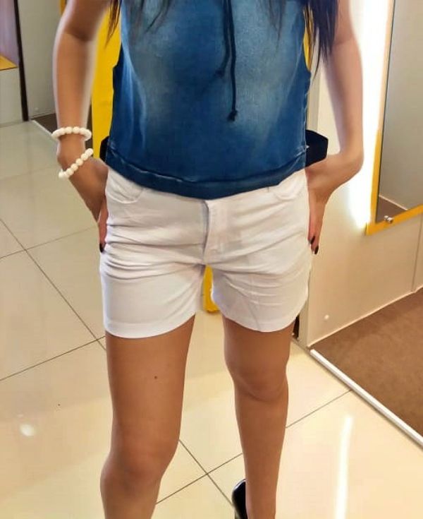 Shorts Boyfriend  Cintura Média  Lycra Sarja Branco vista com ziper