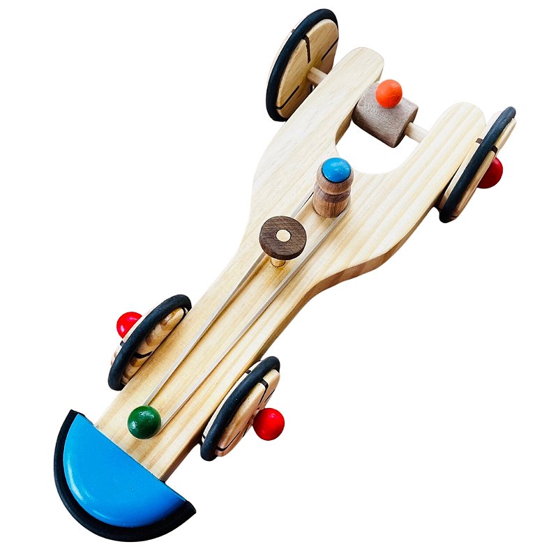 Carrinho movido por elástico - Brinquedo de Madeira - Ioiô de Pano  Brinquedos Educativos