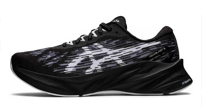 Tênis Asics Novablast 3 - Preto e Branco - Tênis Storm