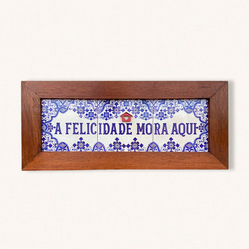 A FELICIDADE MORA AQUI