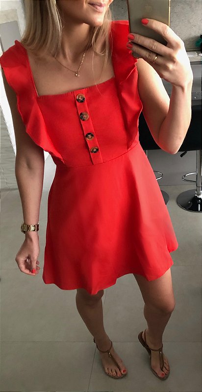 vestido de cor coral