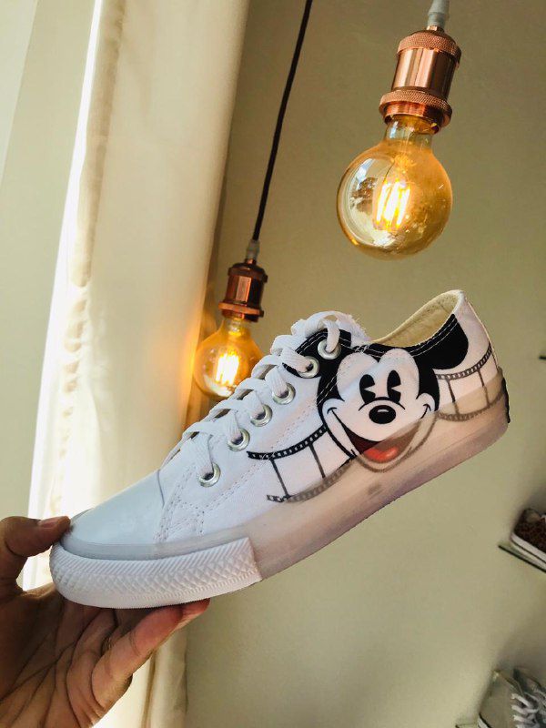 converse mickey