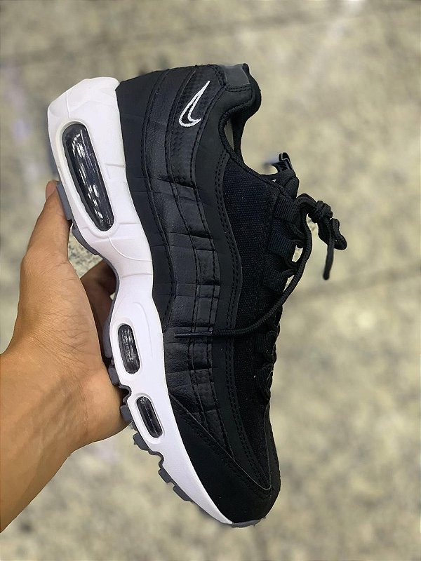 air max preto com branco
