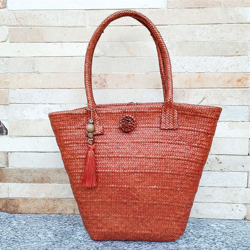 Bolsa balde laranja em palha de piaçava