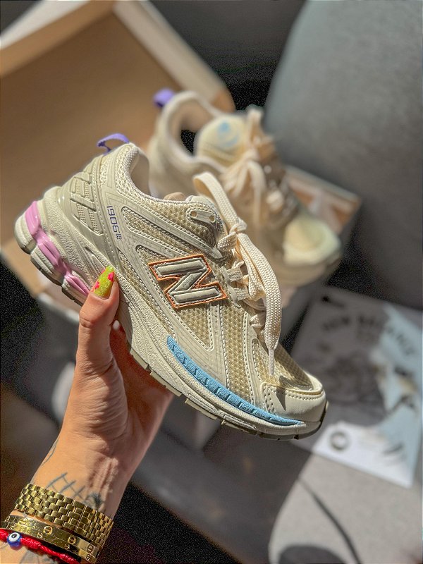 Tênis New Balance 1906