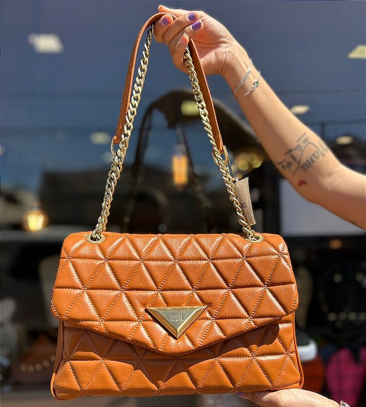 Bolsa Grande Tiracolo 944 Matelassê Couro Marrom SCHUTZ