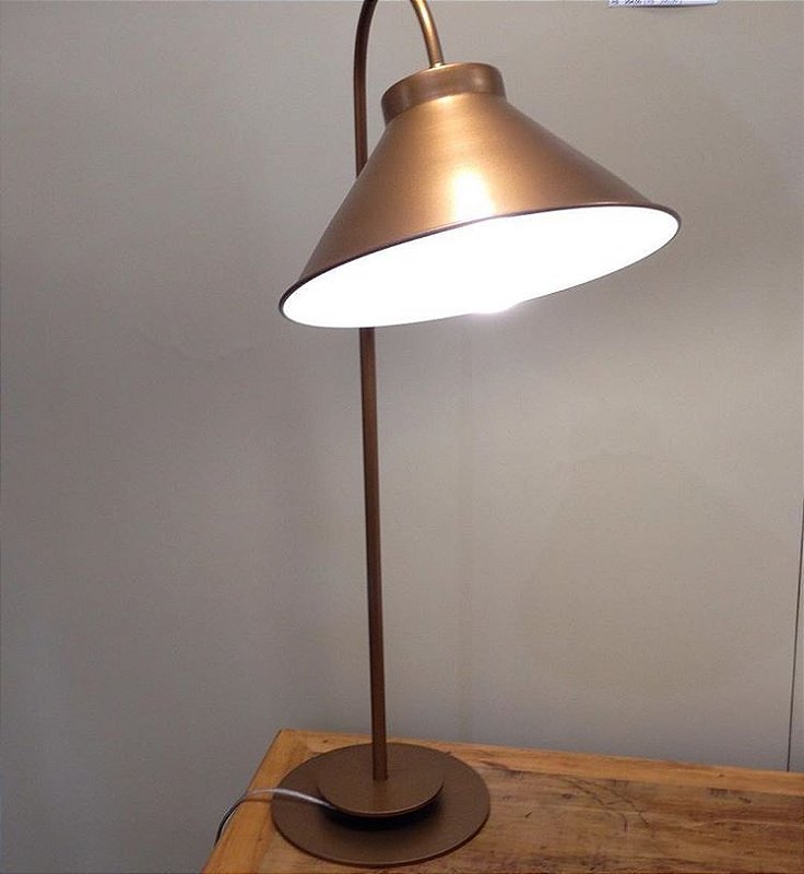 Abajur Foco Metallo AB 201 CAMPO Luminária de Mesa / Compre Já