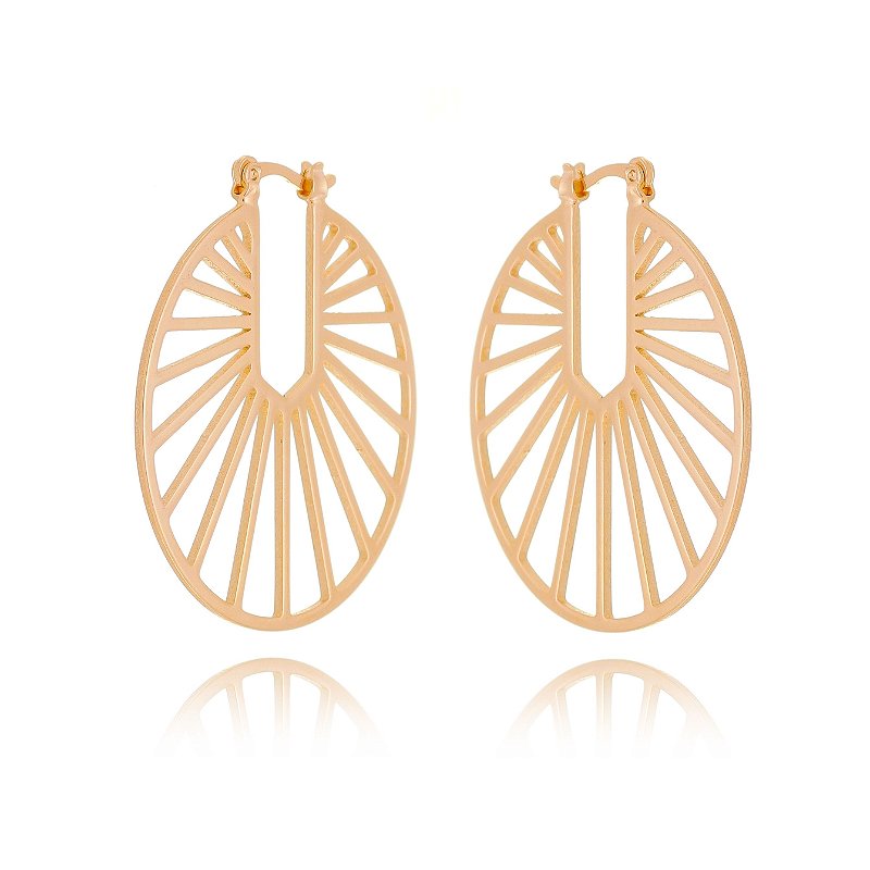 Argola trabalhada folheada a ouro 18k