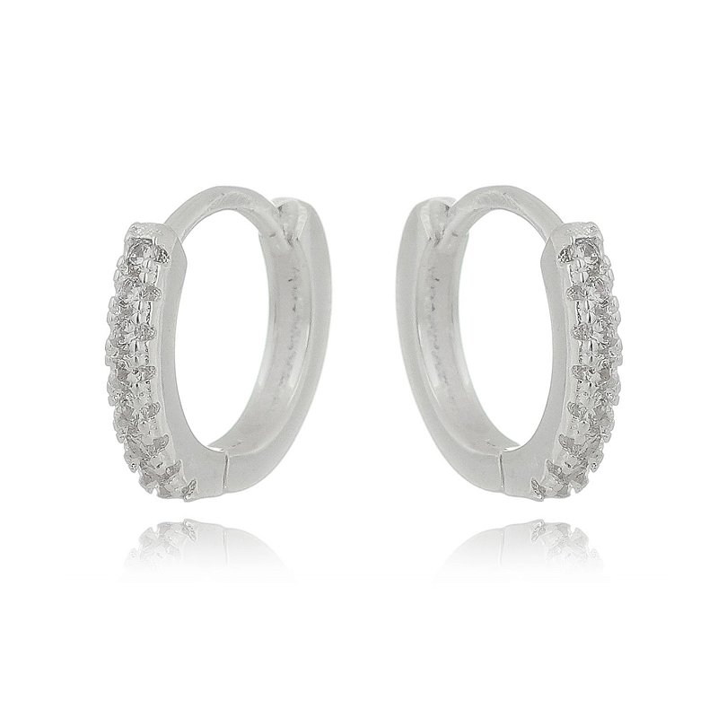 ARGOLA PEQUENA DE PRATA COM ZIRCÔNIAS