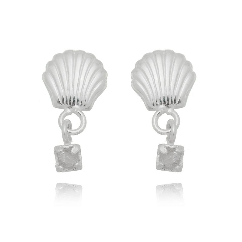 BRINCO DE PRATA CONCHA COM ZIRCÔNIA PENDURADA