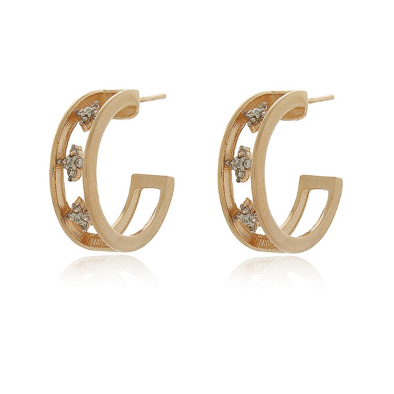 Argola cravejada folheada a ouro 18k