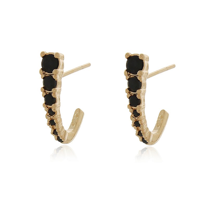 Brinco com zircônias folheado a ouro 18k