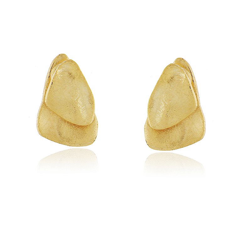 Brinco folha de encaixe folheado a ouro 18k