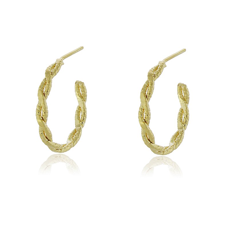 Argola torcida folheada a ouro 18k