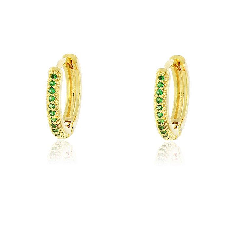 Argola com zircônias verdes folheada a ouro 18k
