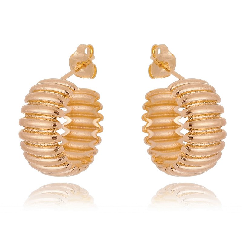 Argola trabalhada folheada a ouro 18k