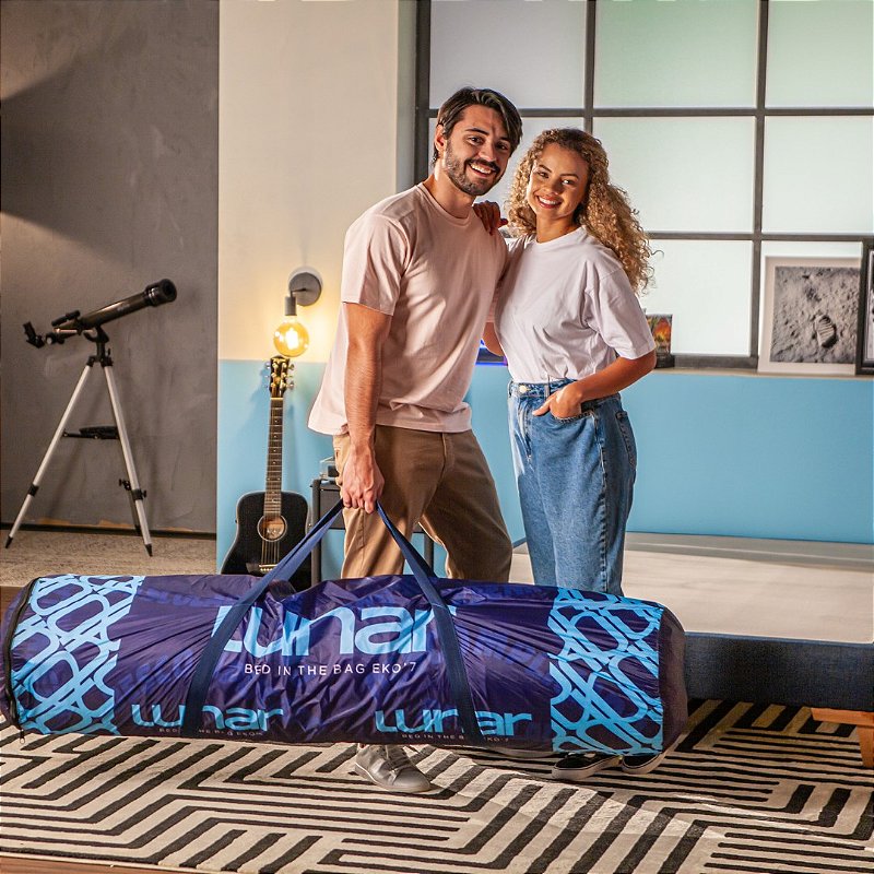 Colchão LUNAR EKO'7 desenvolvido para você que busca conforto e resiliência. Surpreendentemente chega na sua casa na Bag de maneira descomplicada. Fale conosco pelo WHATSAPP. Será uma honra.