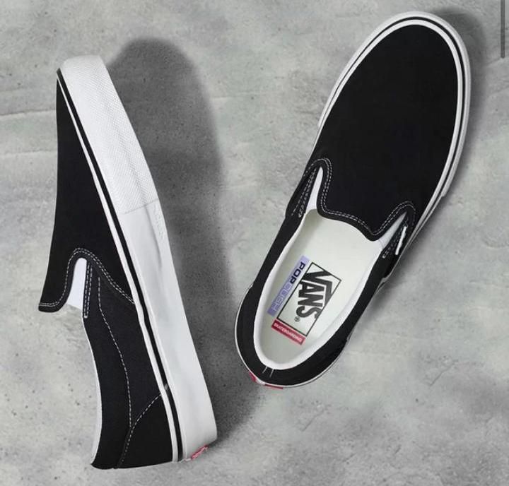 Moda Masculina Vans Slip Branco TÊNIS VANS SKATE SLIP-ON PRETO E