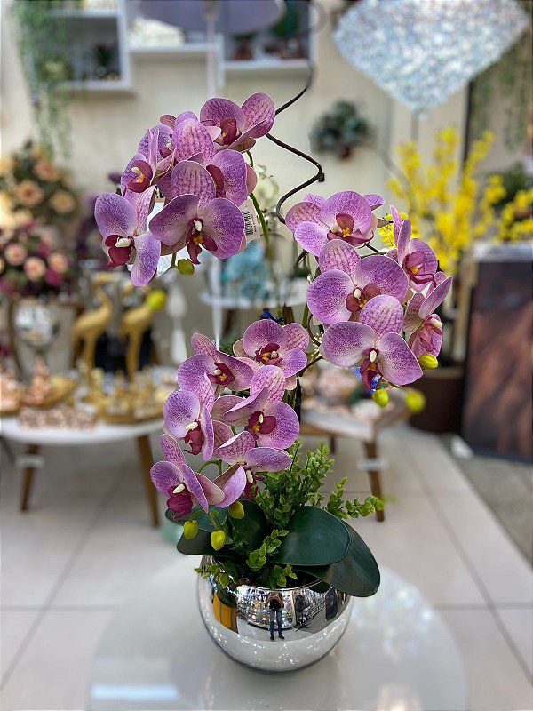Arranjo de Orquídeas (Toque real - lavável) - Vaso Prata Vidro/Flores Lilás  - Lustres Karoline