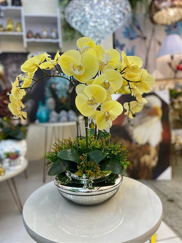 Arranjo de Orquídeas (Toque real - lavável) - Vaso Prata Vidro/Flores  Amarela - Lustres Karoline
