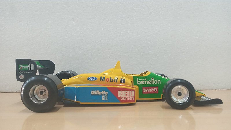 ONYX Benetton Ford B188 ミニカー Burago - Benetton B188 Ford 1988 (Sem Caixa) - 1/24 - HTC - MODELISMO