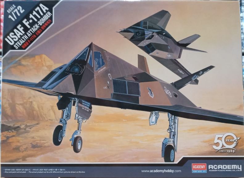 Academy - F-117A Stealth Attack Bomber - 1/72 - HTC - MODELISMO