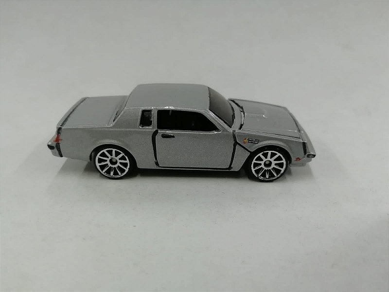 Hot Wheels - Buick Regal Grand National - 1/64 (Sem Caixa) - HTC