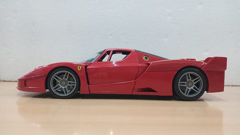 HotWheels 1:18 Ferrari FXX Evoluzione year 2009 red T6245