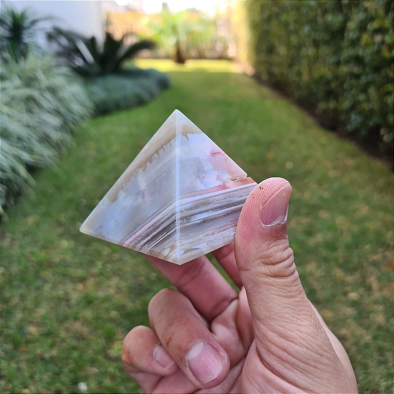 Pirâmide Ágata Rosa 6cm x 6,5cm