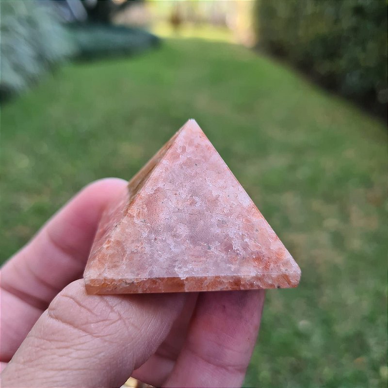 Pirâmide Pedra do Sol 4cm x 4,5cm | VITALIDADE