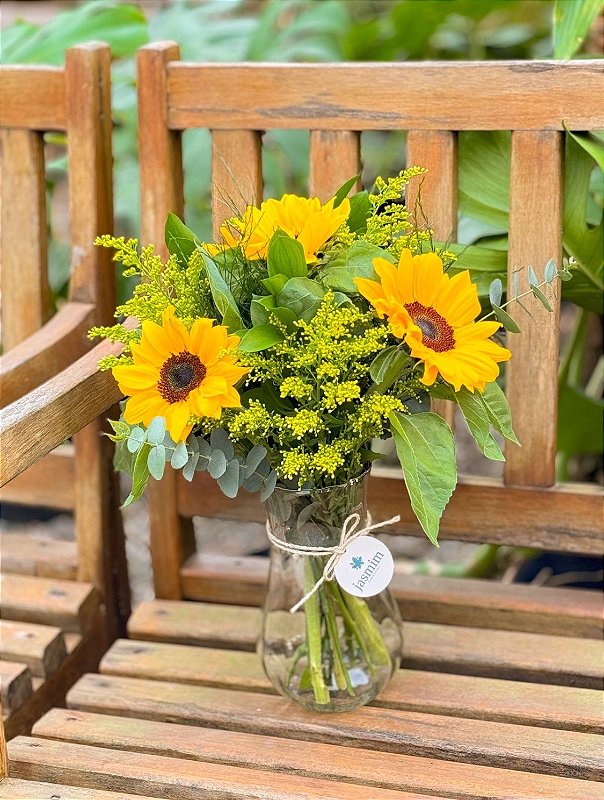 Arranjo de Girassóis no Vaso