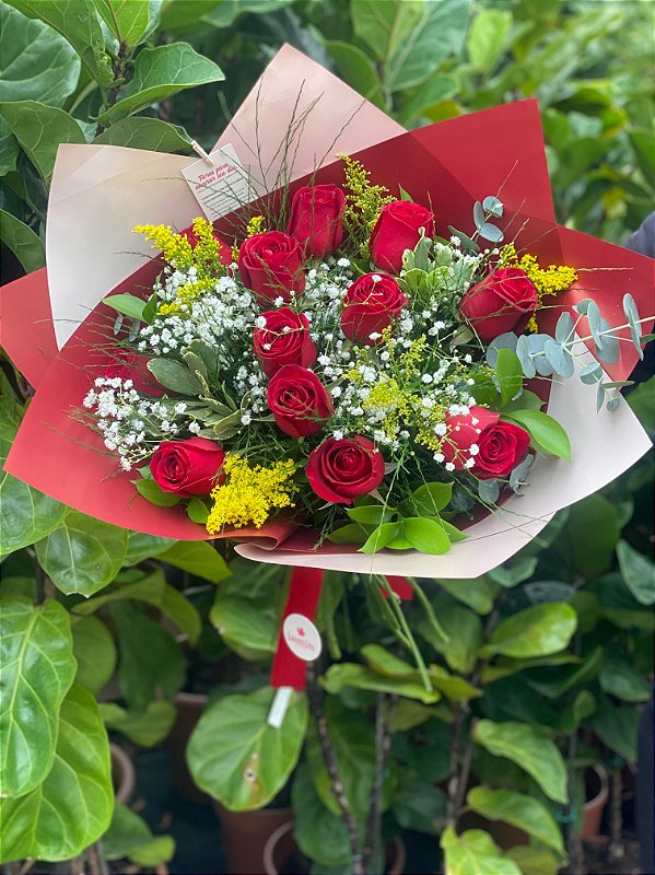 Buquê de 12 Rosas Vermelhas Clássico