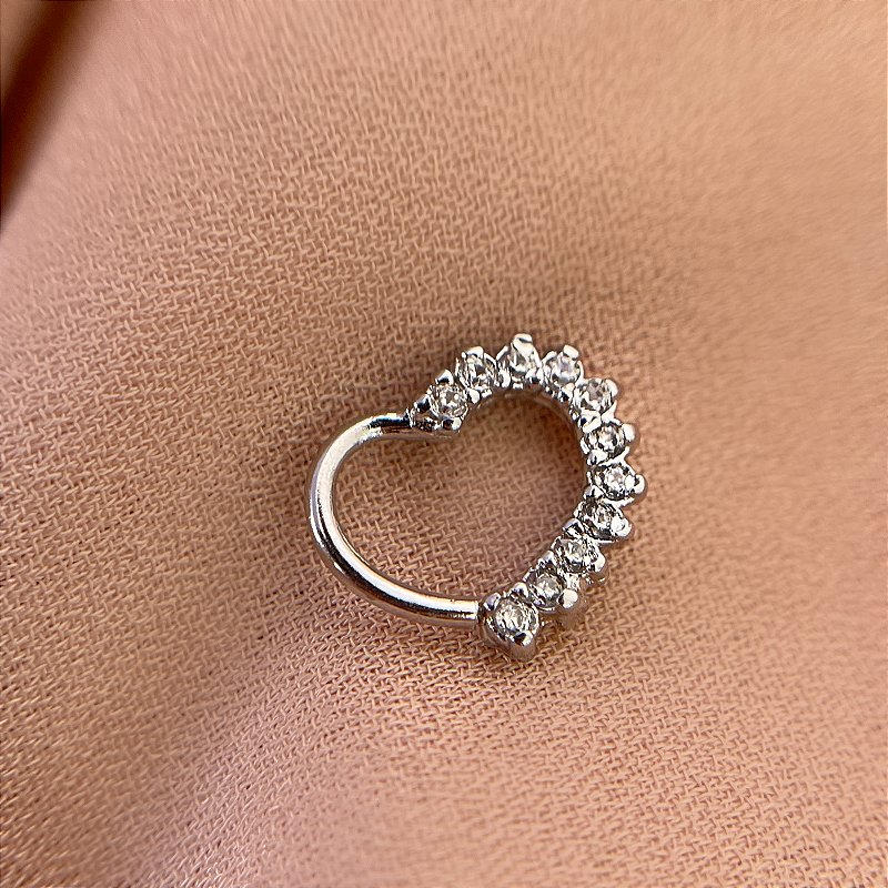 PIERCING CARTILAGEM AÇO 316L CORAÇÃO METADE ZIRCÔNIA 8MM FOLHEADO A RÓDIO SEMIJOIA PARA ATUALIZAÇÃO⭐️