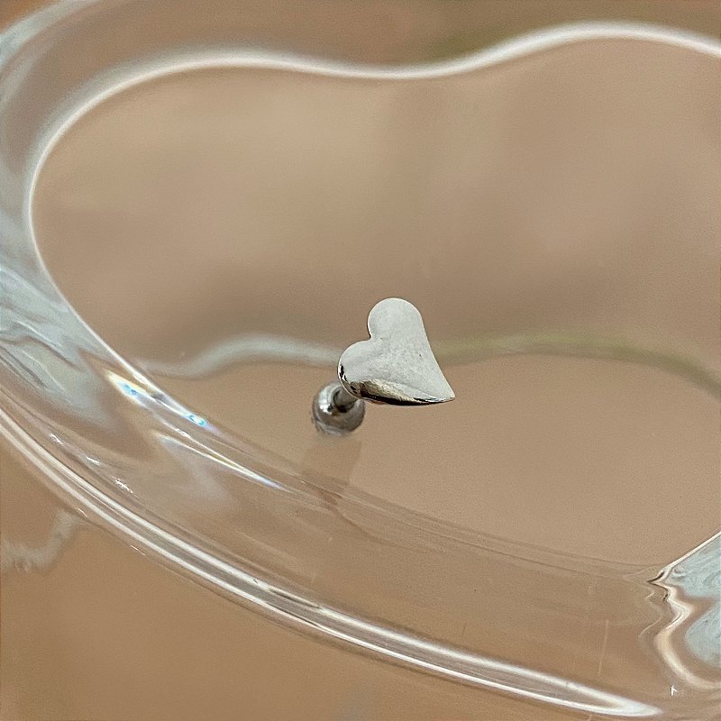 PIERCING TRAGUS/CARTILAGEM CORAÇÃO LISO 8MM HASTE AÇO 316L FOLHEADO PRATEADO SEMIJOIA PARA ATUALIZAÇÃO⭐️