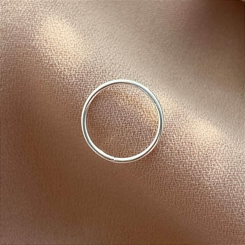 PIERCING NARIZ ARGOLA LISA 8MM PRATA 925 SEMIJOIA PARA ATUALIZAÇÃO ⭐️