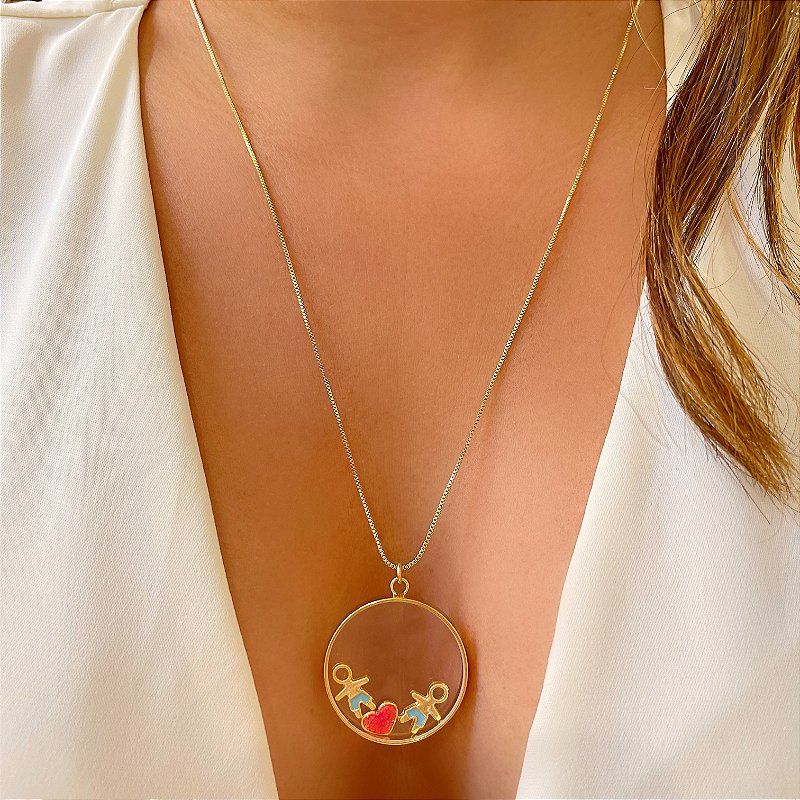 COLAR CÁPSULA MENINOS CORAÇÃO ESMALTADO FOLHEADO A OURO 18K⭐️